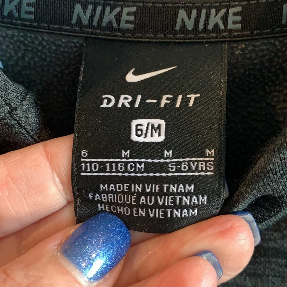 Boys Nike hoodie - Picture 2 of 2